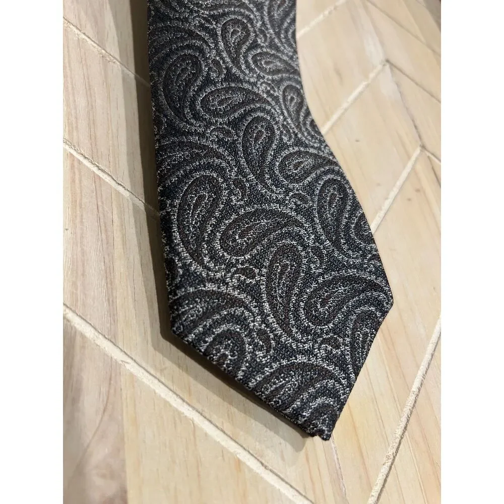 Jos A Bank Reserve Tie Mens 100% Silk Charcoal Black Silver Paisley NWT